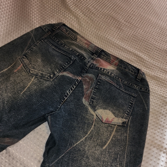 VENUS EUC WOMEN'S SIZE 12 BIRD FLORAL HIP JEANS - Picture 10 of 11